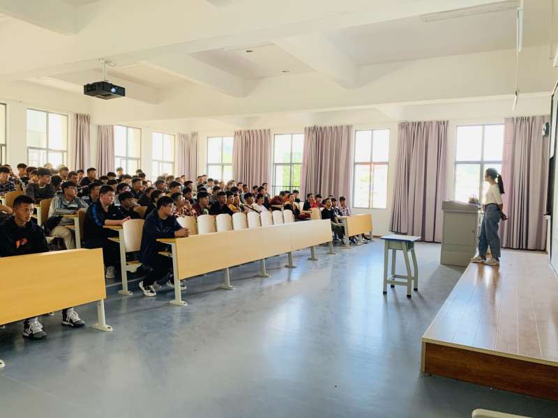 专业介绍.JPG 专业介绍.JPG